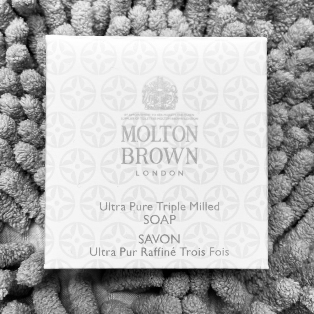 Molton Brown Travel Set - Picture 3 of 4